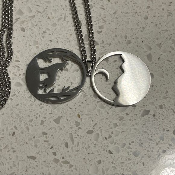 Stainless Steel Wolf Animal Pendant Necklace - Picture 8 of 13